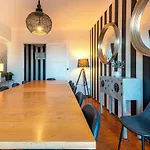 Apolónia 3e Five Bedrooms Apartamento *
