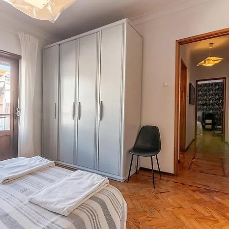 Apolonia 3e Five Bedrooms * Лиссабон