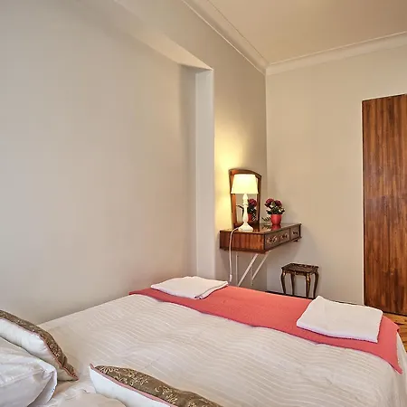 Apolónia 3e Five Bedrooms