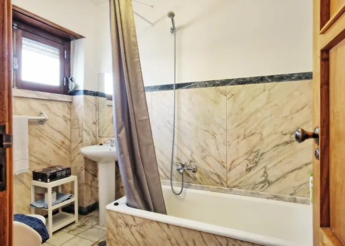 Apolonia 3e Five Bedrooms Лісабон