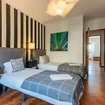 Apolonia 3e Five Bedrooms