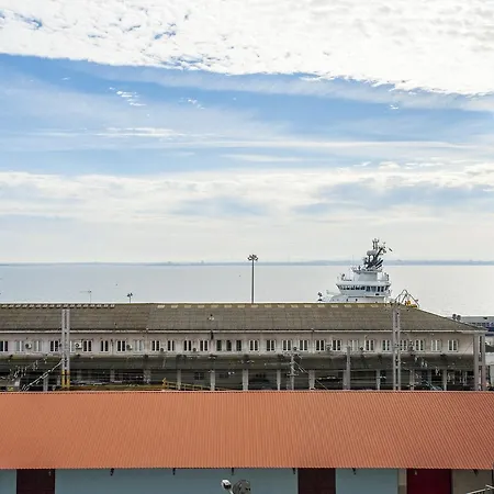 Apolonia 3e Five Bedrooms Apartman